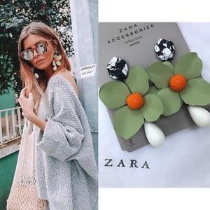 Zara Statement flower earrings